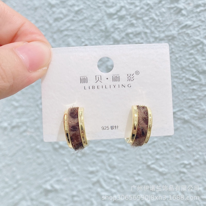 丽银/丽贝丽影早秋新款豹纹马毛系列棕色耳环几何造型925银针耳饰|undefined