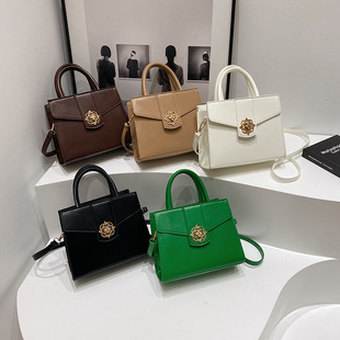 2025�������ذ��¿�μ�С�������s���Ůʿ�������e���Ů�����l