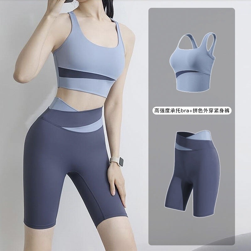 Nuevo juego de ropa de yoga de color de contraste para mujeres de verano red profesional para correr ropa de yoga de mujer rápida y seca con cojín de pecho