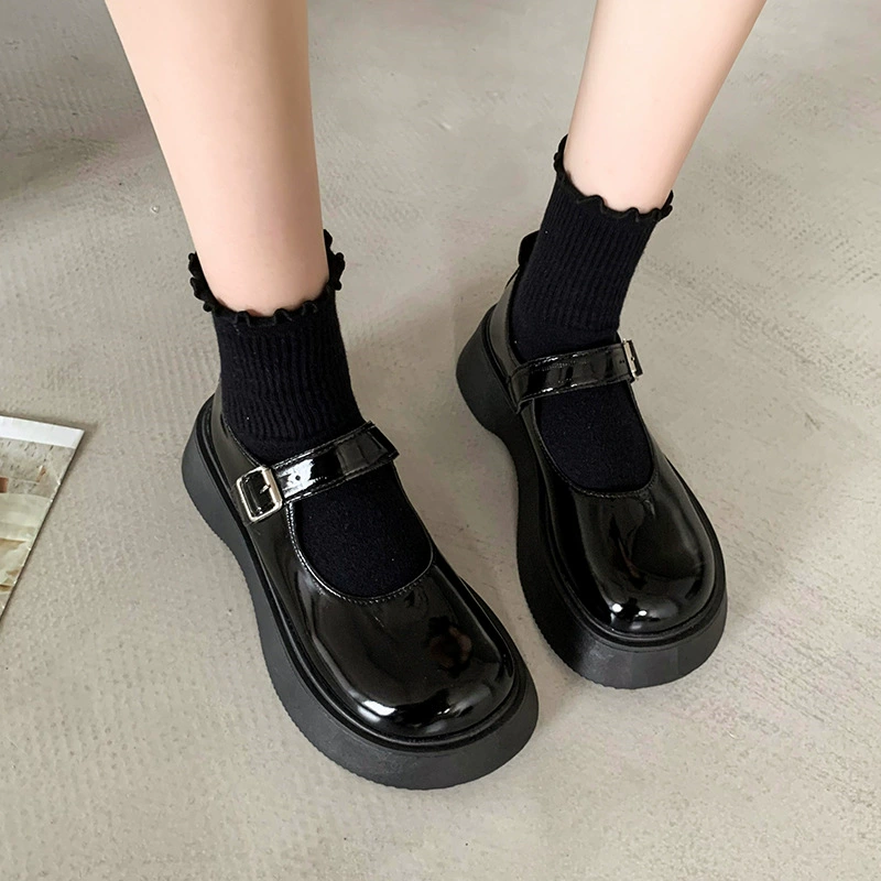 Обувь Мэри Джейн Женская 2023 новые летние Яркие Кожаные неглубокие модные Лоферы британские слипоны маленькие кожаные туфли