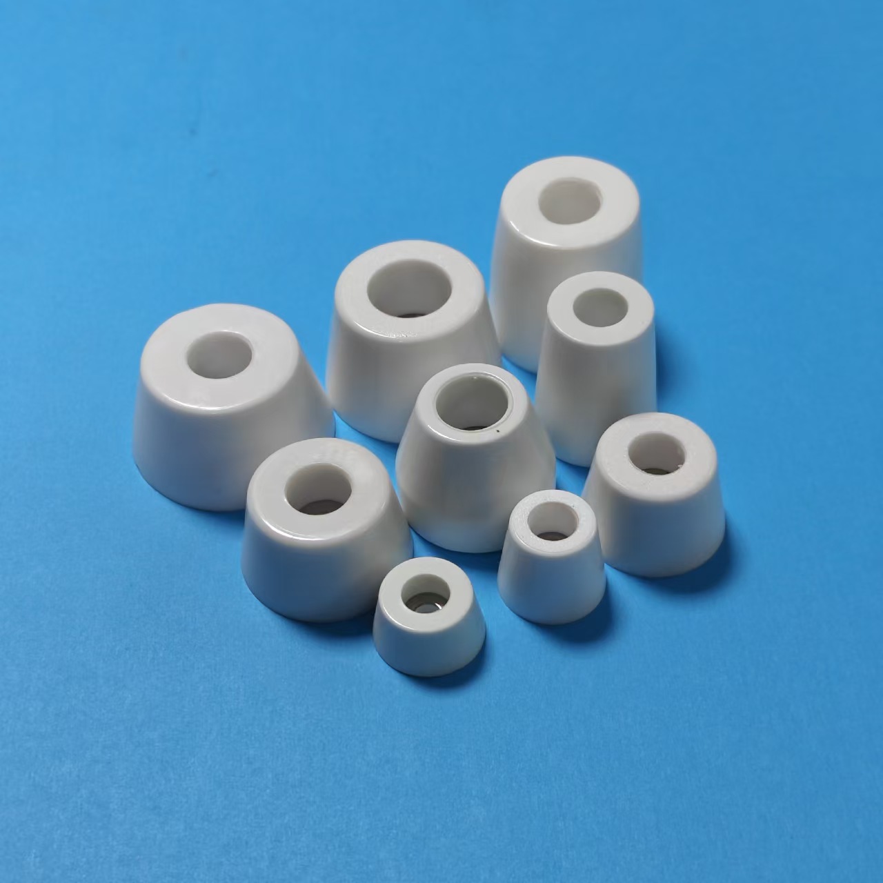 白色环保橡胶机脚桌椅仪表机箱脚垫增高机脚片锥形螺丝孔橡胶脚垫