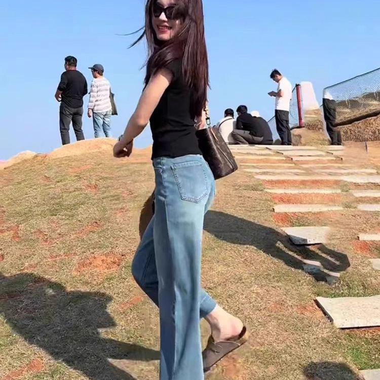 Light-Colored Straight-Leg Cropped Jeans for Women, Autumn 2026 New Style, Loose Fit, Slimming, Petite Narrow Wide-Leg Pants Light-Colored Straight-Leg Cropped Jeans for Women, Autumn 2026 New Style, Loose Fit, Slimming, Petite Narrow Wide-Leg Pants