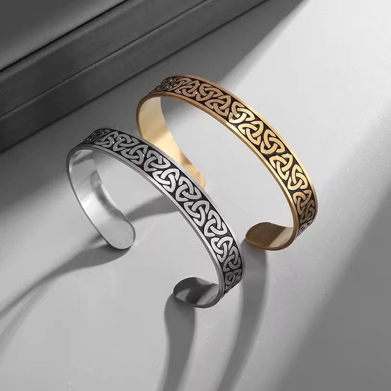 Factory direct cross-border titanium steel smear bracelet cycle corrosion triangle Celtic knot pattern stainless steel bracelet Factory direct cross-border titanium steel smear bracelet cycle corrosion triangle Celtic knot pattern stainless steel bracelet