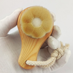 梅の花の形の木の柄の洗顔ブラシの手動洗顔ブラシの柔らかい毛は黒髪に行って化粧を落として毛穴のメーカーをきれいにします。
