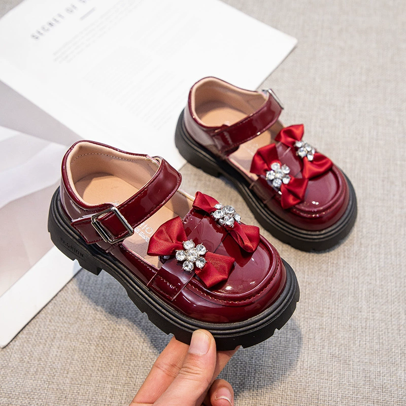 Маленькие кожаные туфли для мальчиков и девочек весной и летом сандалии для девочек принцессы обувь для девочек в британском стиле
