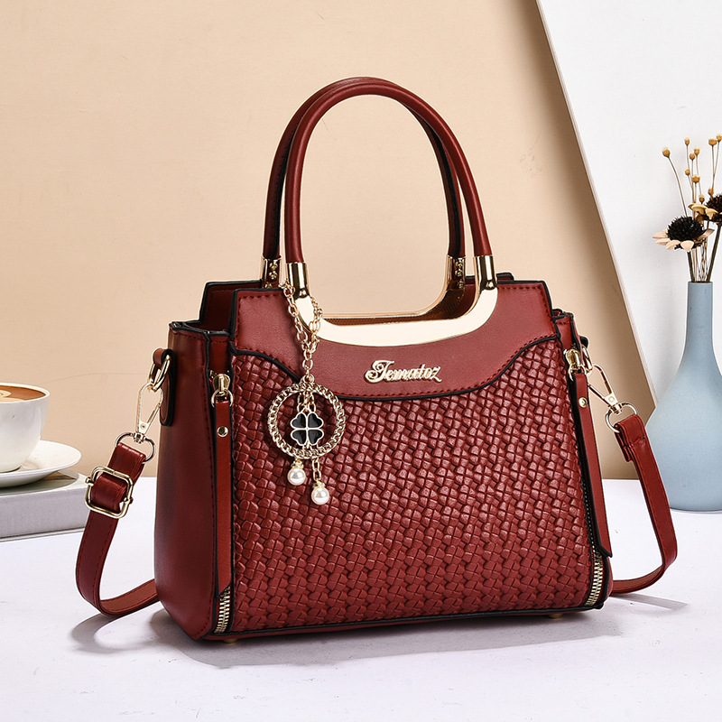 Cross-Border Women's Versatile Woven Handbag New Luxury Texture Shoulder And Crossbody Bag Fashionable And Elegant - Thumbnail 2