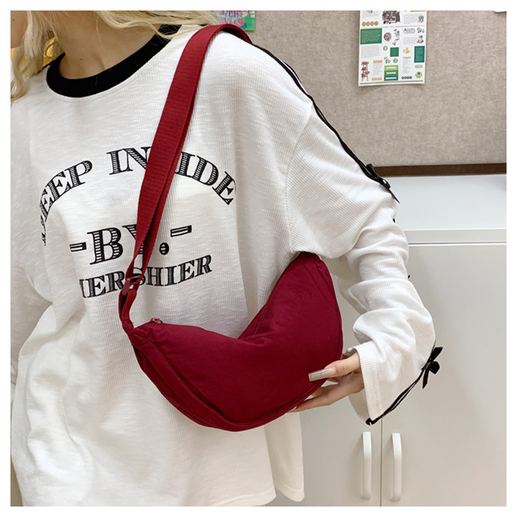 Women's Small Nylon Solid Color Streetwear Sewing Thread Dumpling Shape Zipper Underarm bag 23L display picture 18