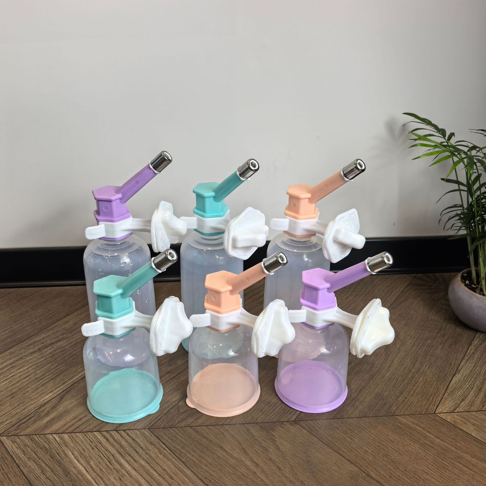 Personalizada mascota colgante hervidor de agua estilo gato perro mascota bebida automática para colgar jaula portátil