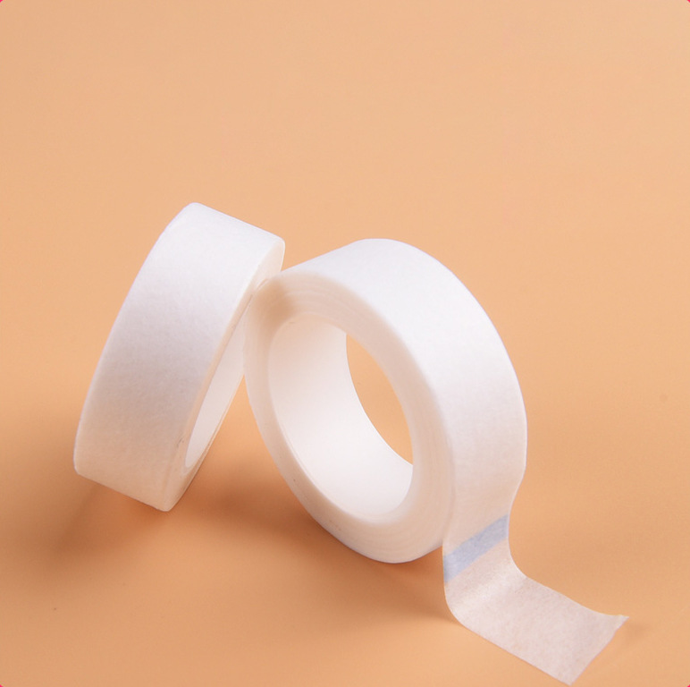 Injerto de pestañas de elevación aislante injerto de pestañas fijación cinta adhesiva especial con agujeros permeables a la respiración baja sensibilidad estilo japonés 4MM