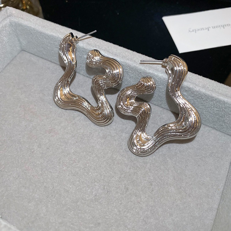 Nicho de diseño de plata amor geometría bola aguja de plata pendientes transfronterizos venta caliente minimalista viento frío fábrica de alto nivel image 52