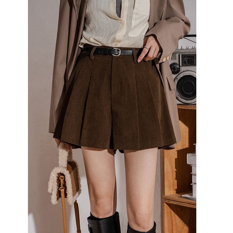 大码胖mm灯芯绒百褶休闲阔腿短裤女秋冬新款高腰小个子外穿靴裤潮
