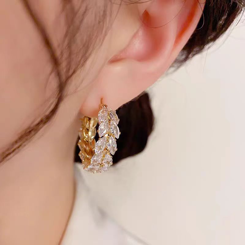Orecchini a lobo in zircone a forma di spiga eleganti donna_voghion.com