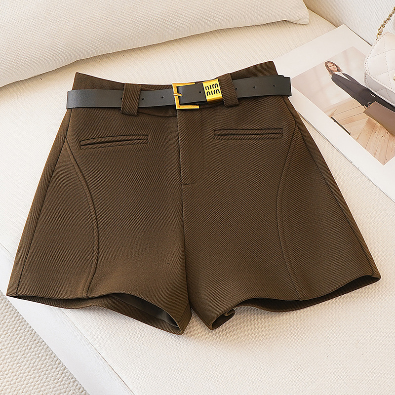 Black Suit Shorts for Women, Spring/Summer 2026 New Style, Perfect for Pairing with Boots, Super Stylish A-Line Wide-Leg Hot Pants Black Suit Shorts for Women, Spring/Summer 2026 New Style, Perfect for Pairing with Boots, Super Stylish A-Line Wide-Leg Hot Pants