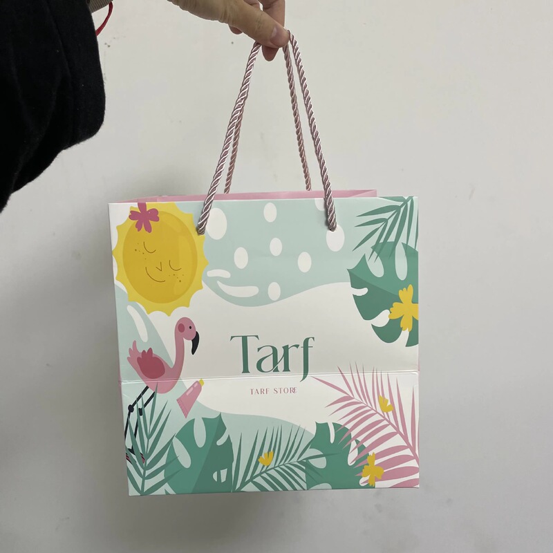 Wholesale Recyclable Fancy Paper Tote Bags with Logo, Cardboard Paper Bags with Ribbon Handles
