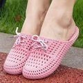 2023サンダル夏の卸売女性の厚い底の浴室の蝶結びの家の靴の柔らかい底の代行の現物のロット|undefined
