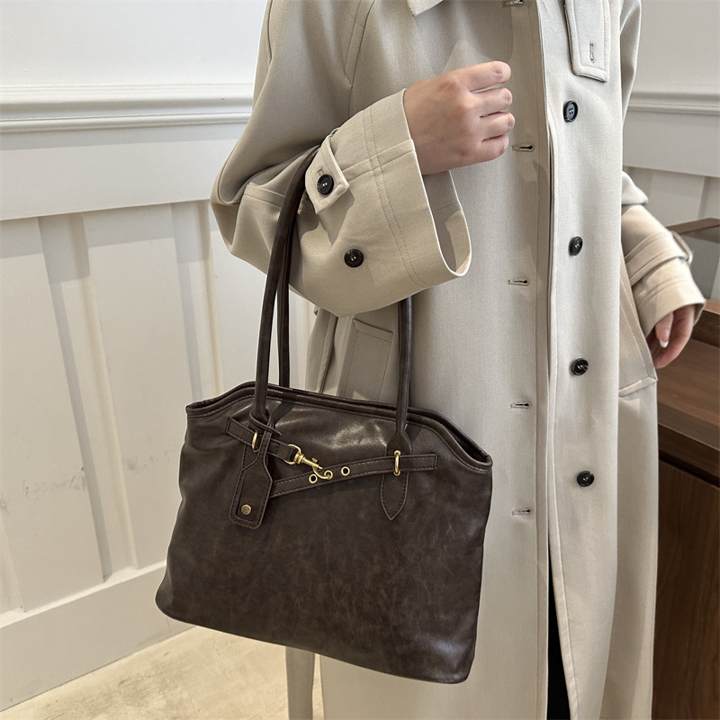 틈새 디자인 크로스 바디 백 간단한 싱글 숄더 레트로 대용량 가방 여성의 2024 새로운 유행 핸드 토트 백