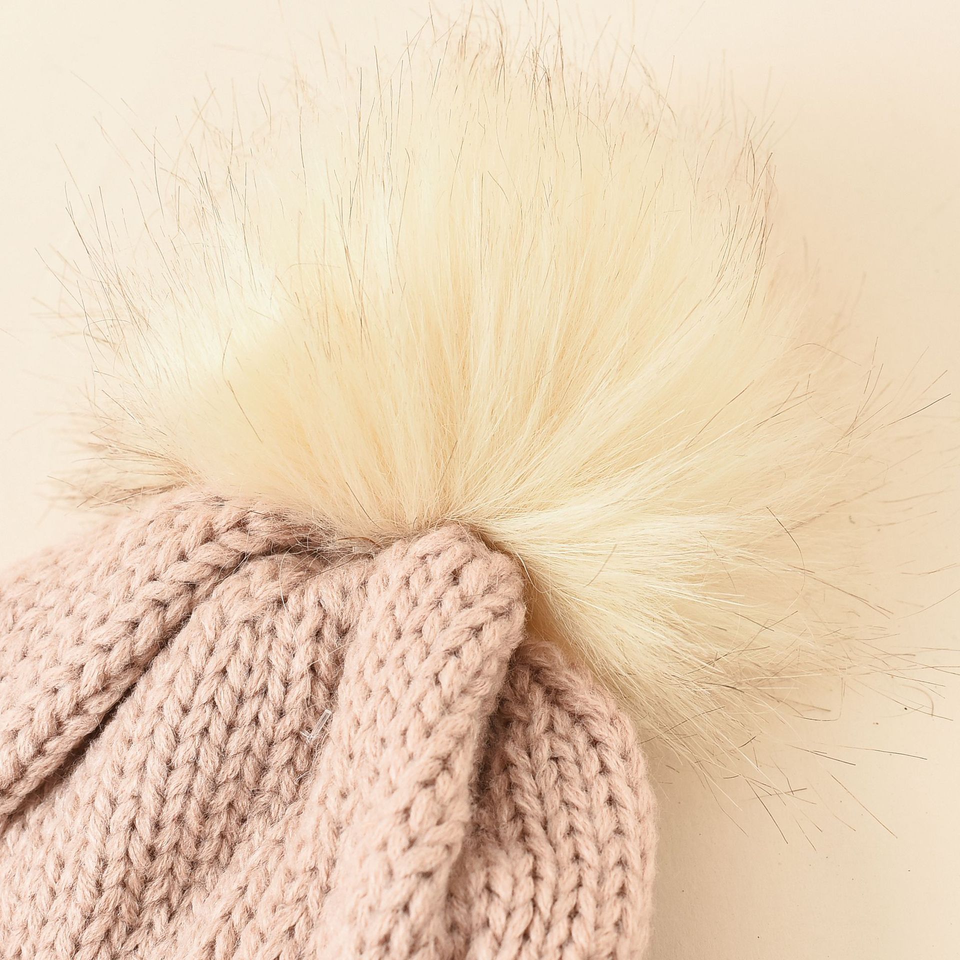 Sombrero de otoño e invierno para niños sombrero de lana guantes de bebé cálido conjunto de dos piezas Otoño e Invierno 2021 Nuevo estilo occidental para niñas image 5
