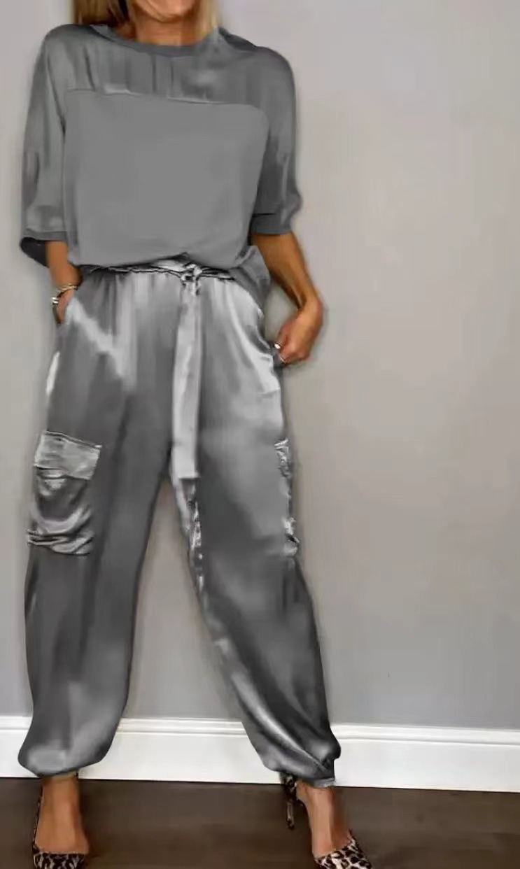 회색