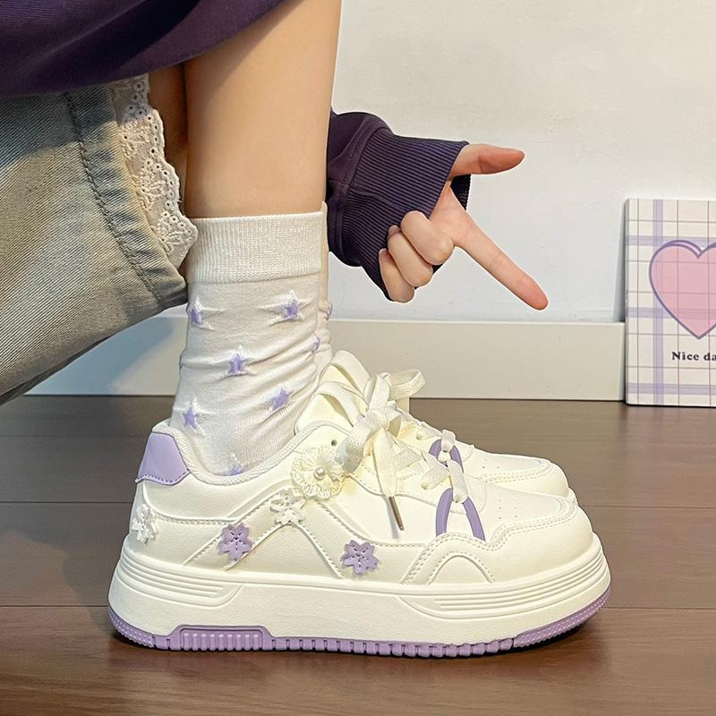 Zapatos deportivos para niñas 2026 primavera y otoño nuevos zapatos de skate para niños zapatos blancos de moda flores extranjeras zapatos casuales image 3