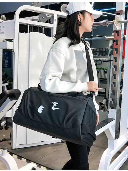 Large-capacity travel bag, gym bag for men and women, suitable for training, swimming, yoga, business trips, crossbody bag with separate wet and dry shoe compartment