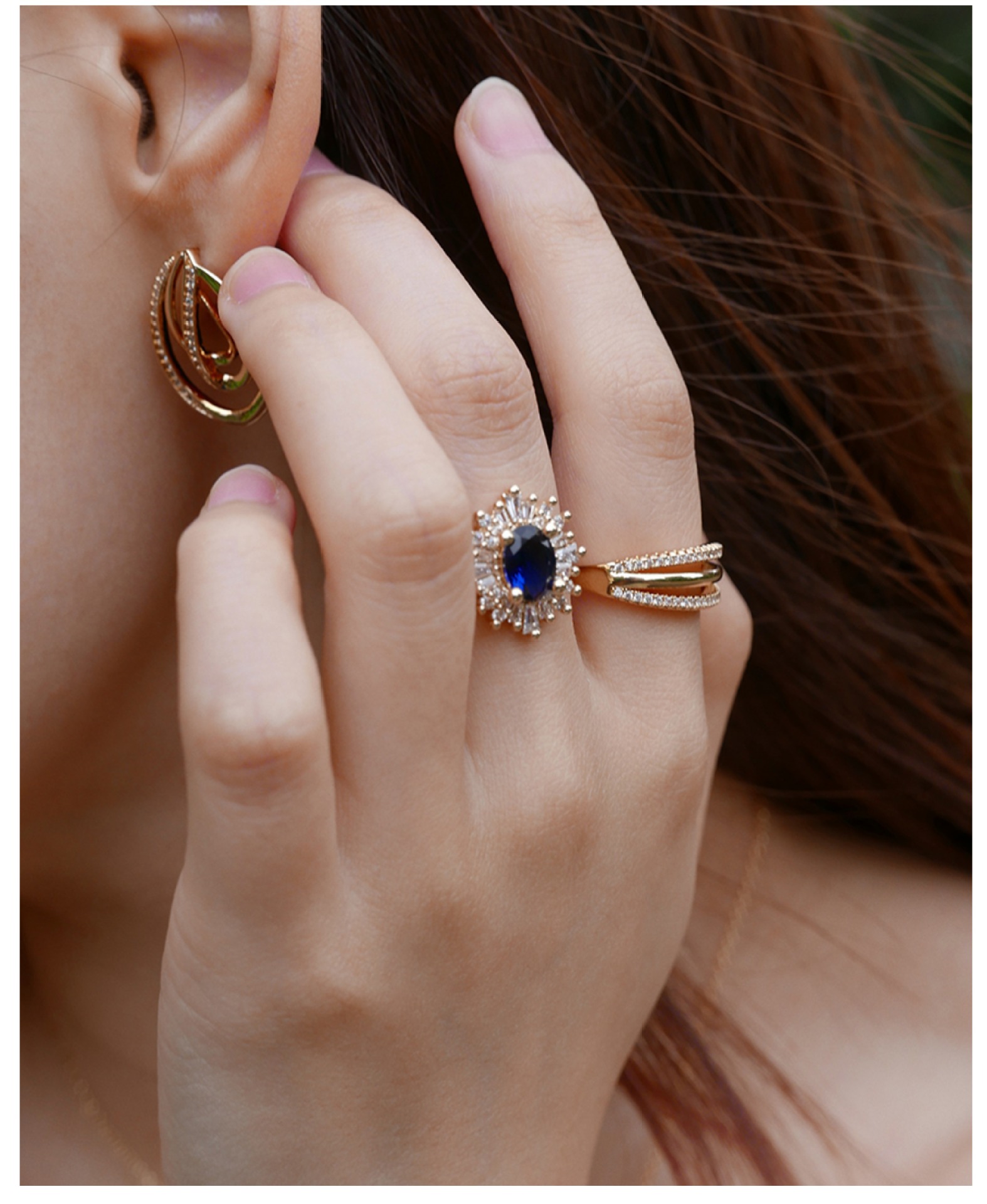 Exquisite Oval Zircon Ring With Sapphire Flower Design Elegant_voghion.com