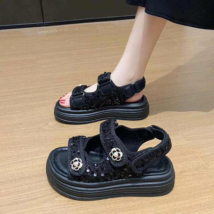 Черная толстая подошва маленькая ароматная сандалия женская весна 2025 новая повседневная дикая спортивная удобная женская обувь