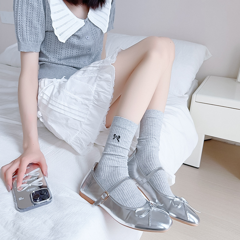 Calcetines de ballet de mujer primavera y verano, algodón japonés bordado, arco, calcetines de pila, Zhuhai al por mayor
