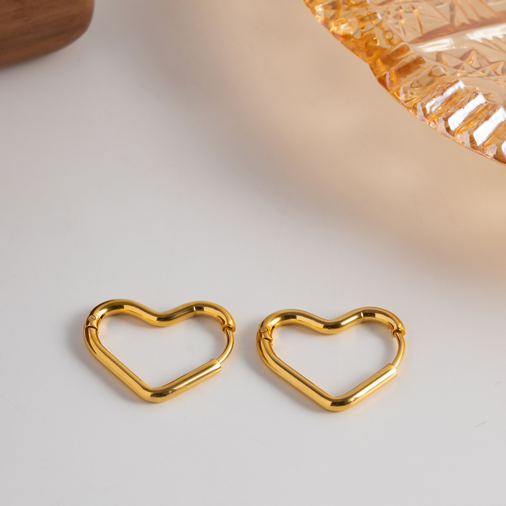 Plating Design 1 Pair Ig Style Simple Style Heart Shape Plating Titanium Steel 18k Gold Plated Earrings