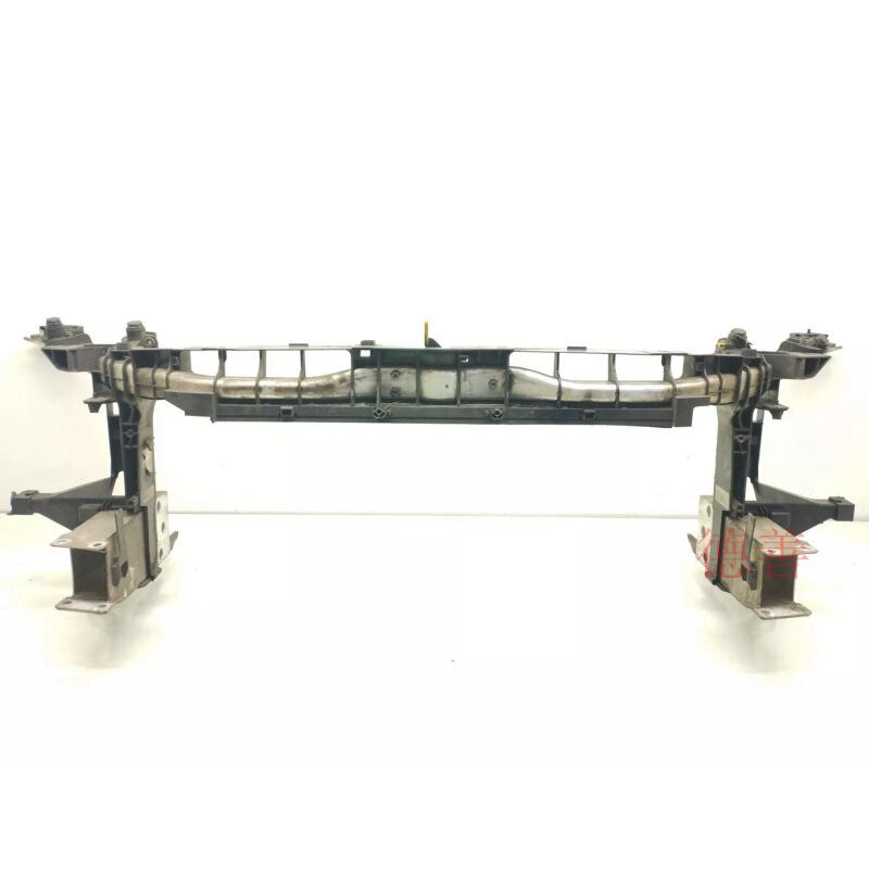Applicable to Mercedes-Benz 176 A180 A200 A260 and other car water tank frame gantry original disassembly accessories Applicable to Mercedes-Benz 176 A180 A200 A260 and other car water tank frame gantry original disassembly accessories