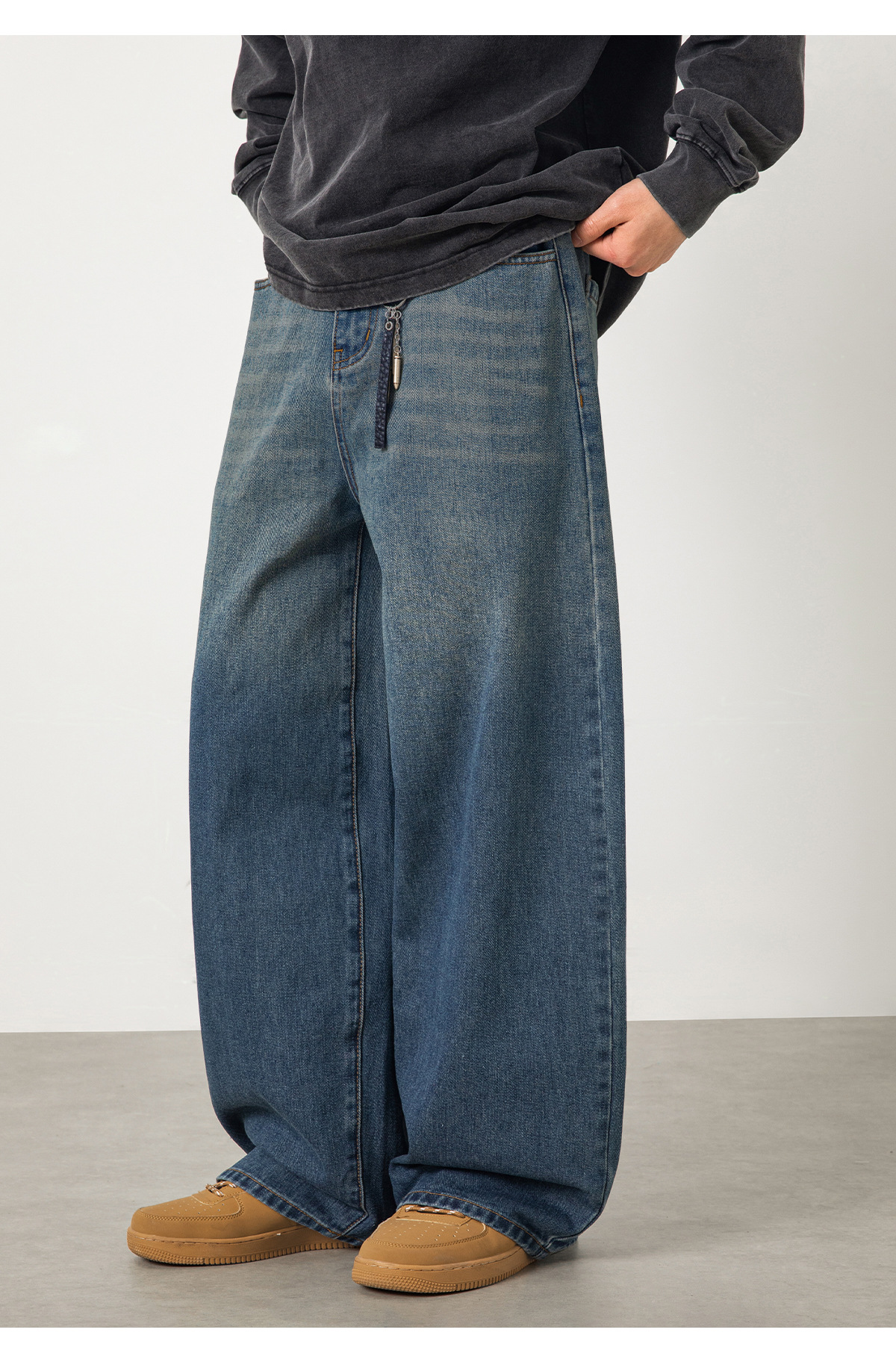 Vintage Washed Gradient Blue Jeans – Baggy Straight-Leg Denim Pants For Men (Distressed Finish, Mid-Rise, Non-Stretch Cotton Blend, M-Xxxl)_voghion.com