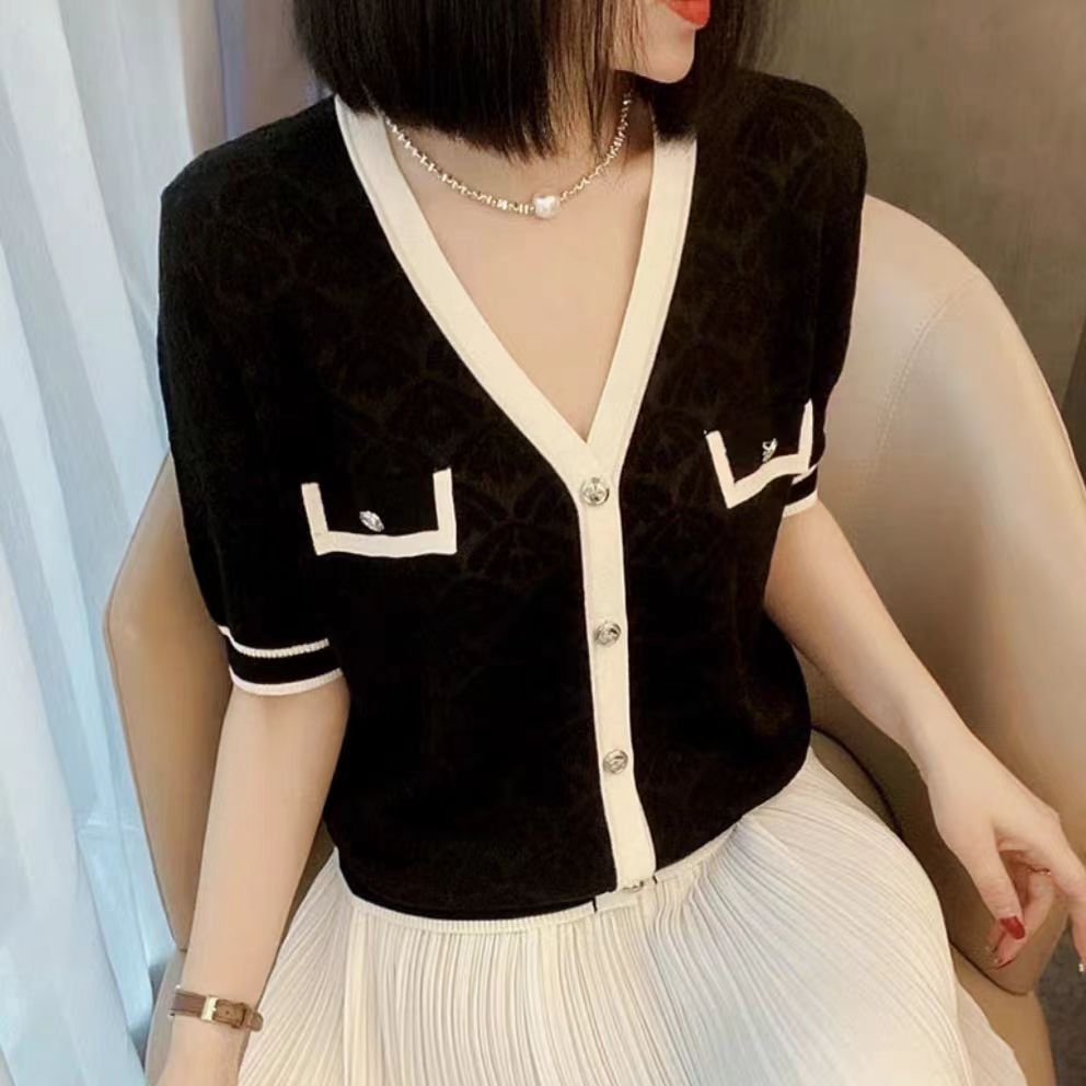 Áo len dệt kim jacquard cổ chữ V tay ngắn, phong cách tiểu thơ, khóa kim loại — Màu đen chi tiết 6