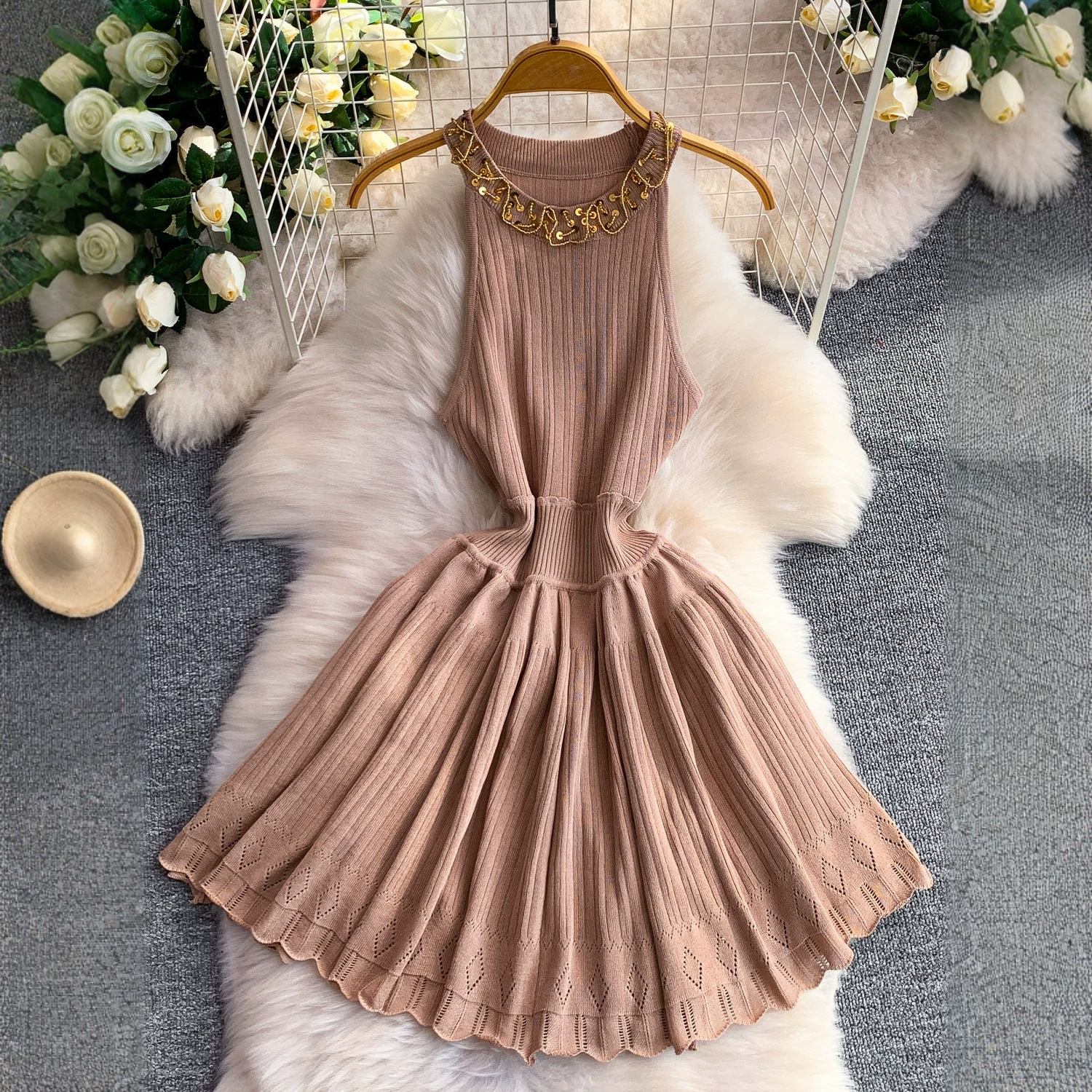 Elegant Sequined Halter Neck Dress For Women Slimming Flattering Summer Style Puffy Knitted Mini Skirt High End_ecoleips.com