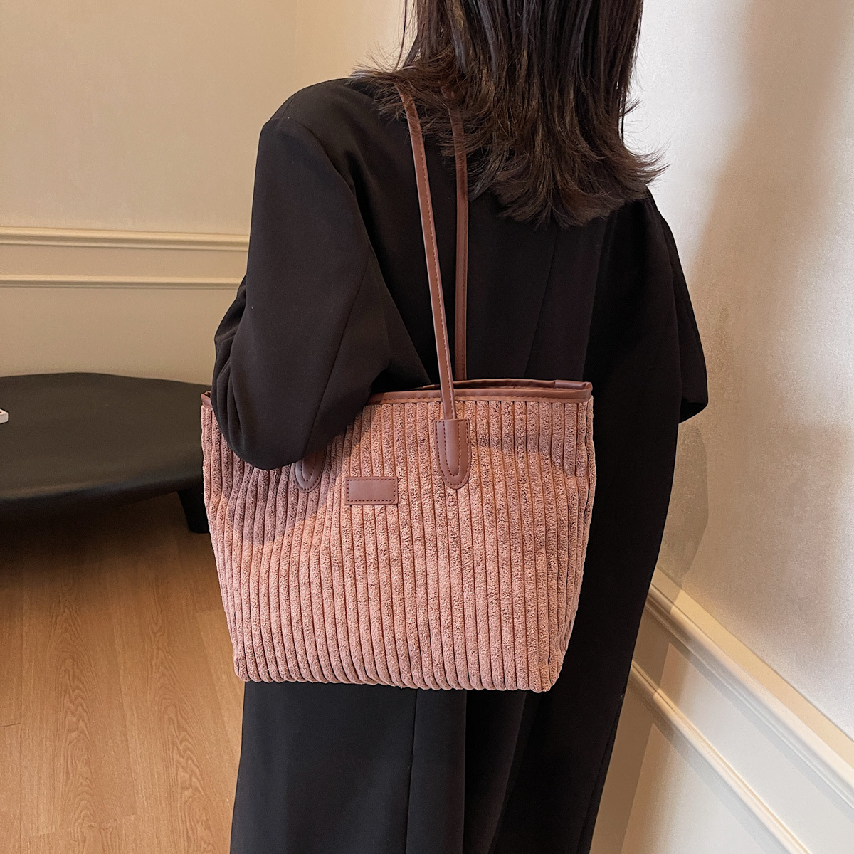 Verano 2024 invierno de gran capacidad de meandruño nuevo nicho simple de viaje de mano bolsa de hombro para mujeres