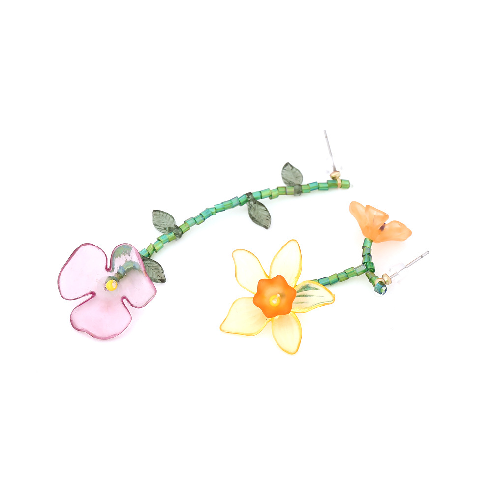 Women's Gender 1 Pair Fairy Style Simple Style Asymmetrical Color Block Flower Beaded Glass Ear Studs