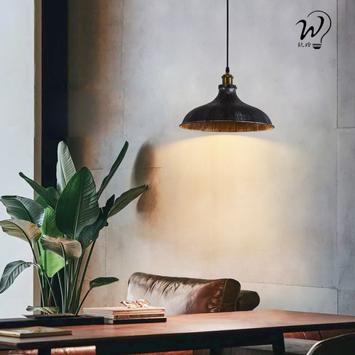 Loft retro industrial style pendant light with creative and personalized single head design, suitable for restaurants, cafes, bars, featuring American nostalgic pot cover shade.