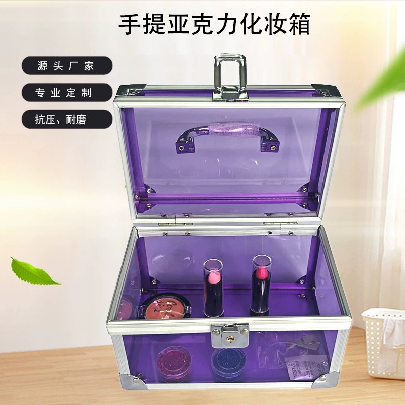 Производители производят косметички, синие акриловые высококачественные алюминиевые кейсы, помады, блески для губ, карандаши для бровей, лаки для ногтей и другие кейсы для хранения.