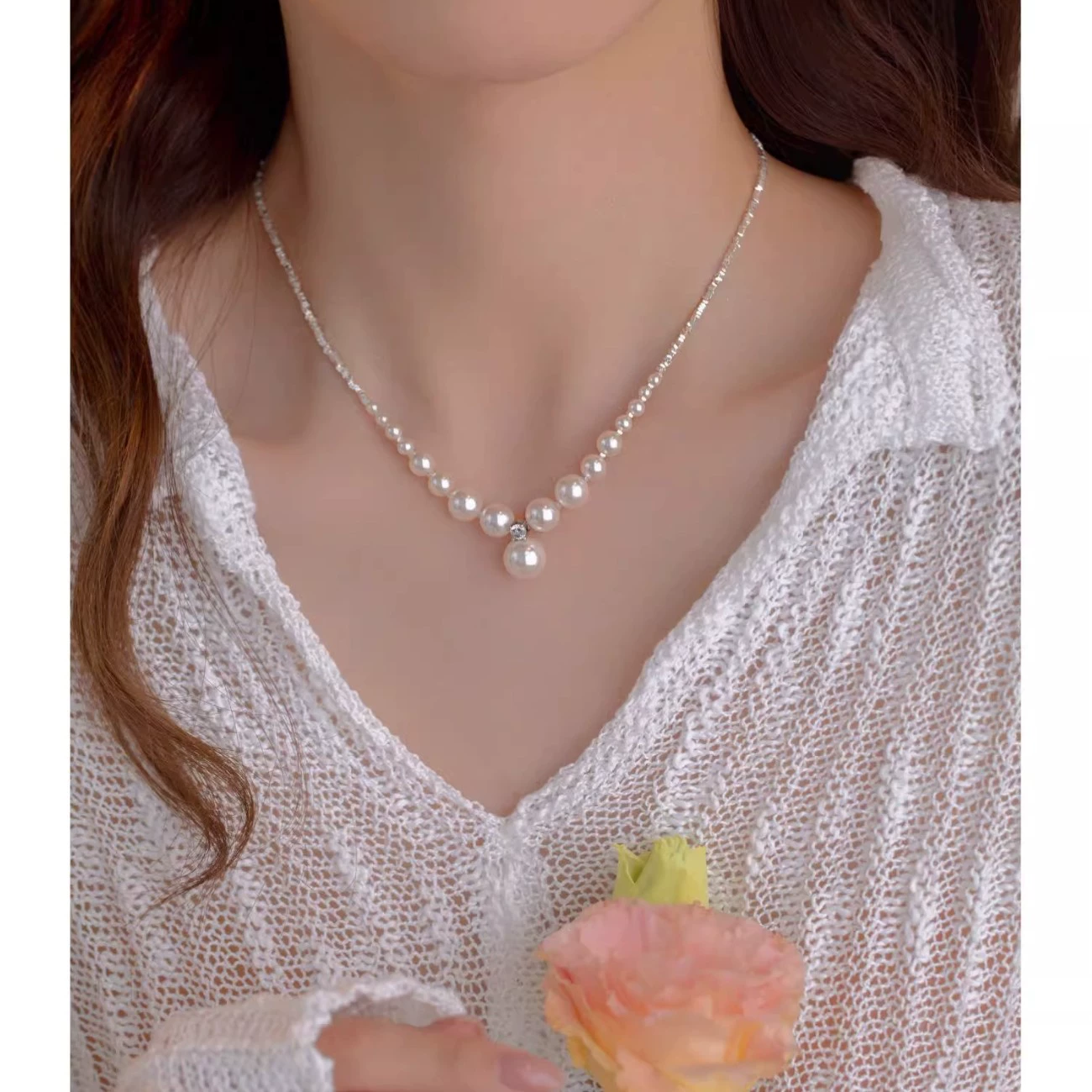 Серебряное жемчужное колье для женщин 2025 года. Новая популярная лёгкая роскошь, высококачественная цепочка на ключицу, нишевое колье.