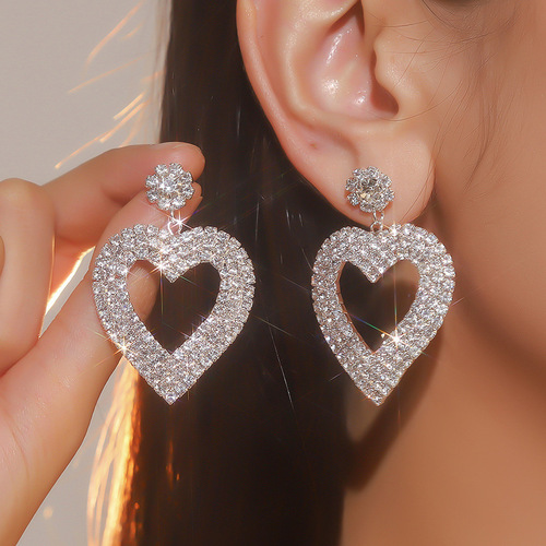 New European and American exaggerated geometric large earrings, feminine nightclub personality, trendy temperament earrings, Korean earrings