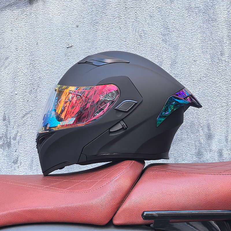 매트 블랙 + 팬텀 레드 + 컬러 테일