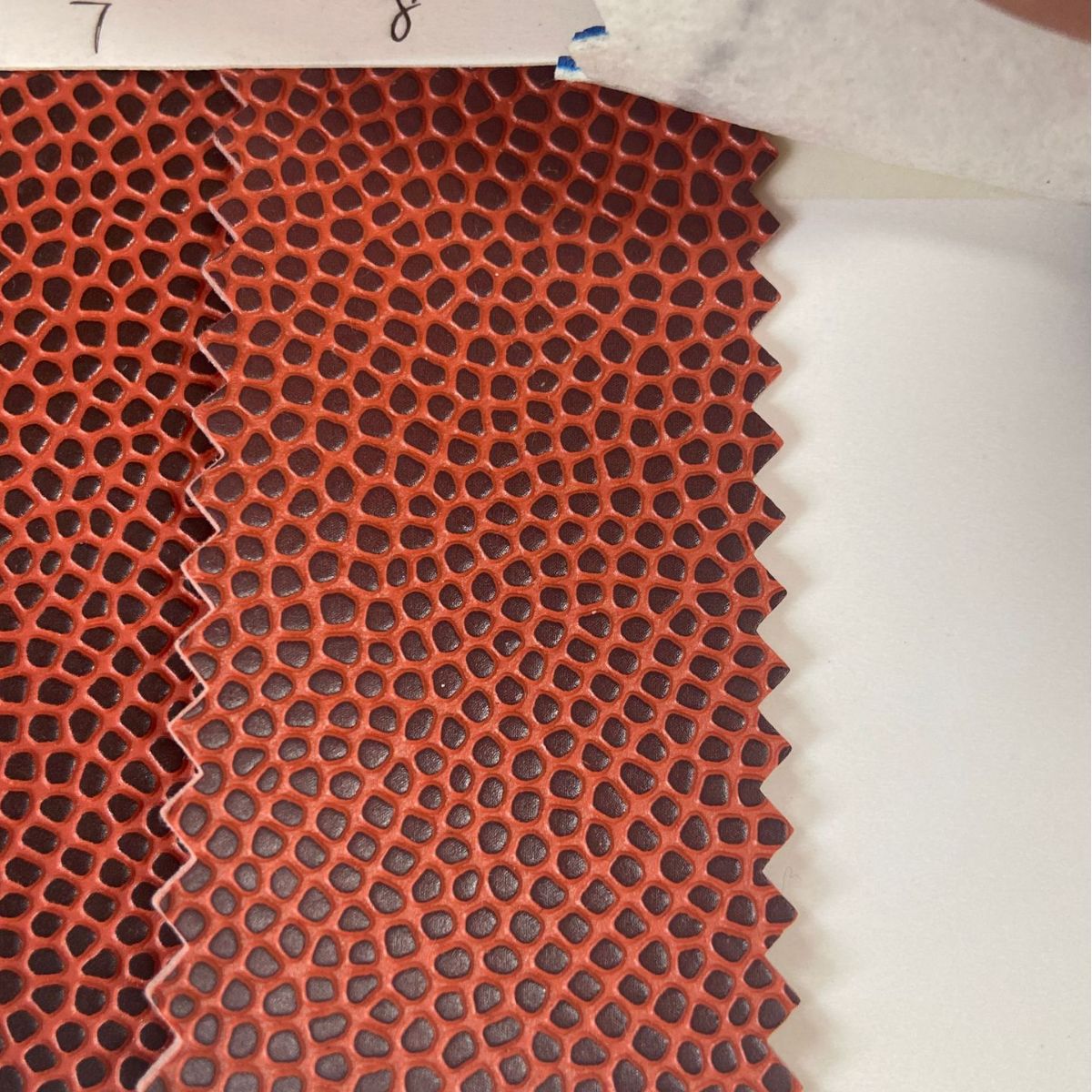 义乌探榜郎新品现货厂家直供1.5mmPU篮球革