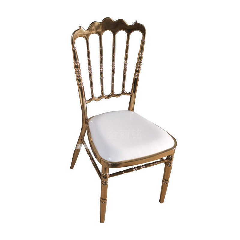 Hogar de metal Silla de comedor al por mayor de hotel Norte de Europa Silla de comedor banquete restaurante silla suave bolsa de respaldo silla