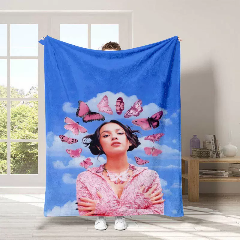爆款OliviaRodrigo歌手周边法兰绒夏季午睡披肩毯空调毯盖毯