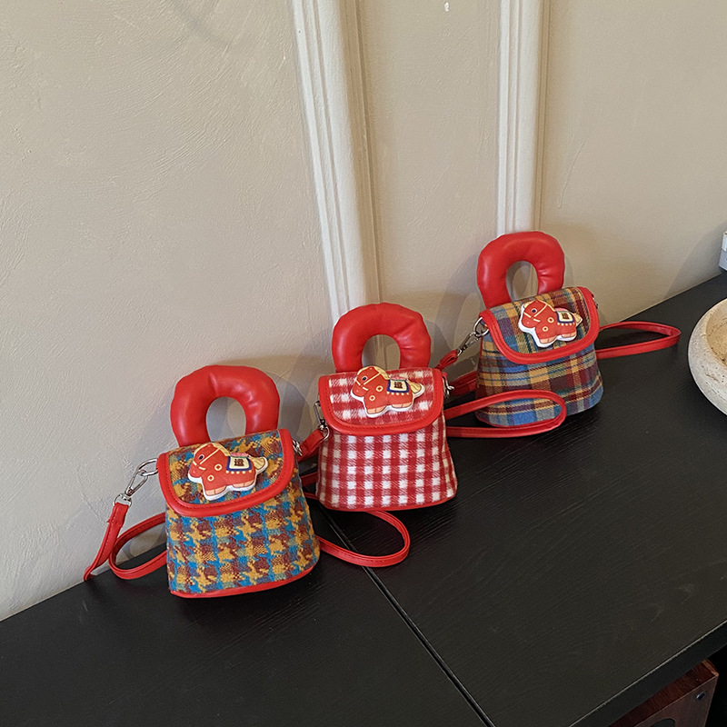 Bolsa de mano de niña a cuadrillas de estilo extranjero, bolsa de hombro de bebé de dibujos animados lindo pony 2026 nuevo bolso de accesorios para niños