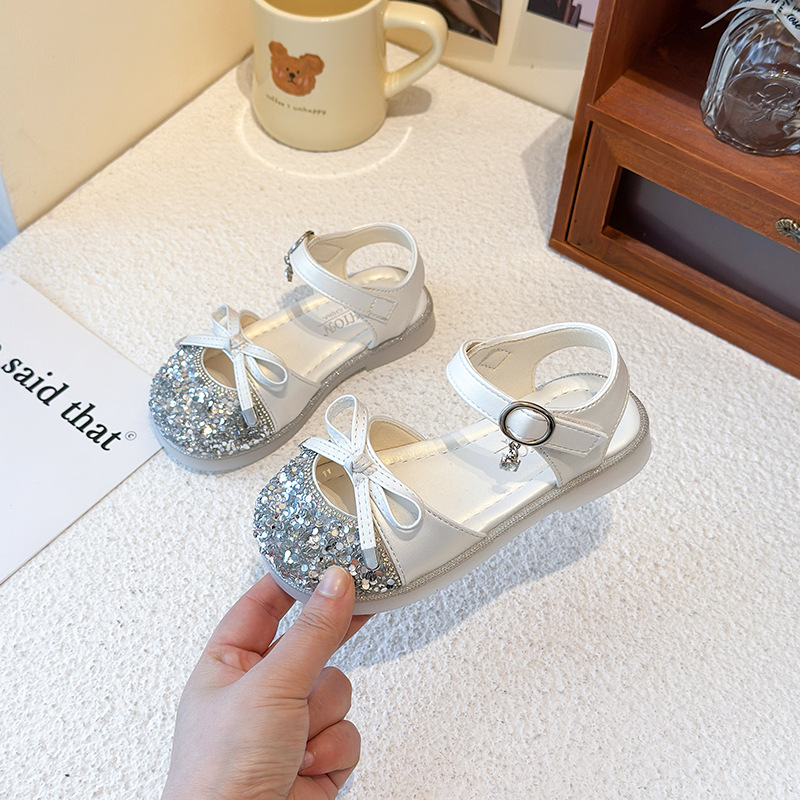 Sandalias para niñas 2025 verano nuevos zapatos de princesa para niños zapatos de cristal Baotou para niñas zapatos de playa para bebés de suela suave image 5