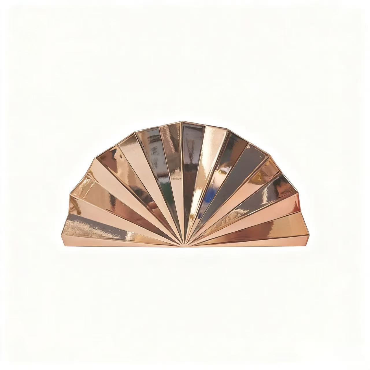 Bolsa de cena de lujo ligera de dama transfronteriza moda cadena de perlas ventilador de paleta de mano en forma de ventilador acrílico bolsa de cena