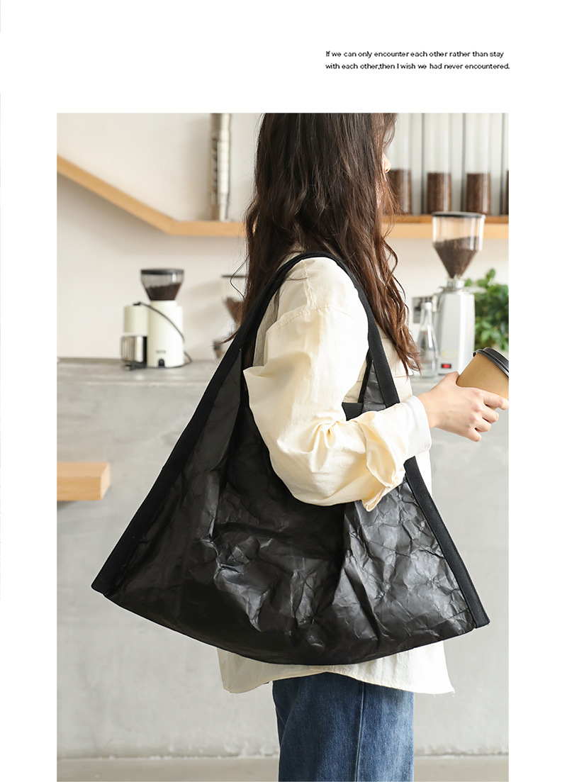 Women's Large Kraft Paper Solid Color Streetwear Square Magnetic Buckle Shoulder Bag display picture 4