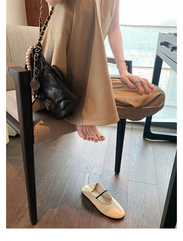 Giày Mary Jane nữ da cừu mềm mũi tròn quai ngang đế phẳng gót thấp — Đốm trắng sữa, điểm đen chi tiết 35
