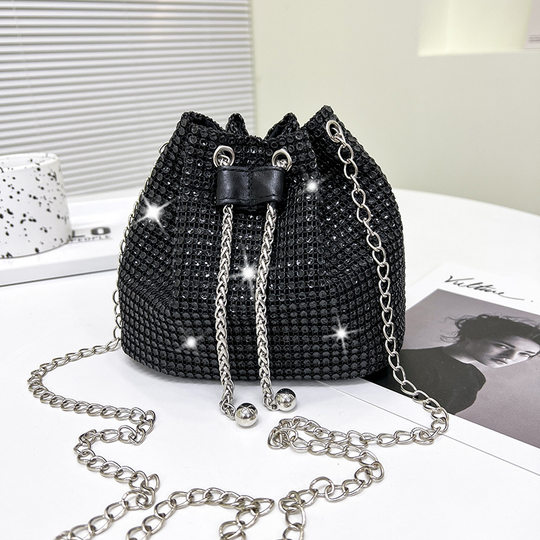 New Bag Women's New Fashionable Foreign Style Bag Textured Internet Red Diamond Shoulder Bag Fashionable Chain Crossbody Bucket Bag