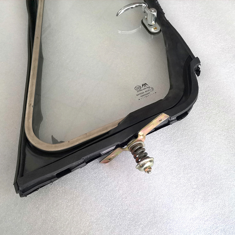 东风EQ1118G 2102 2102N左右车窗三角通风玻璃