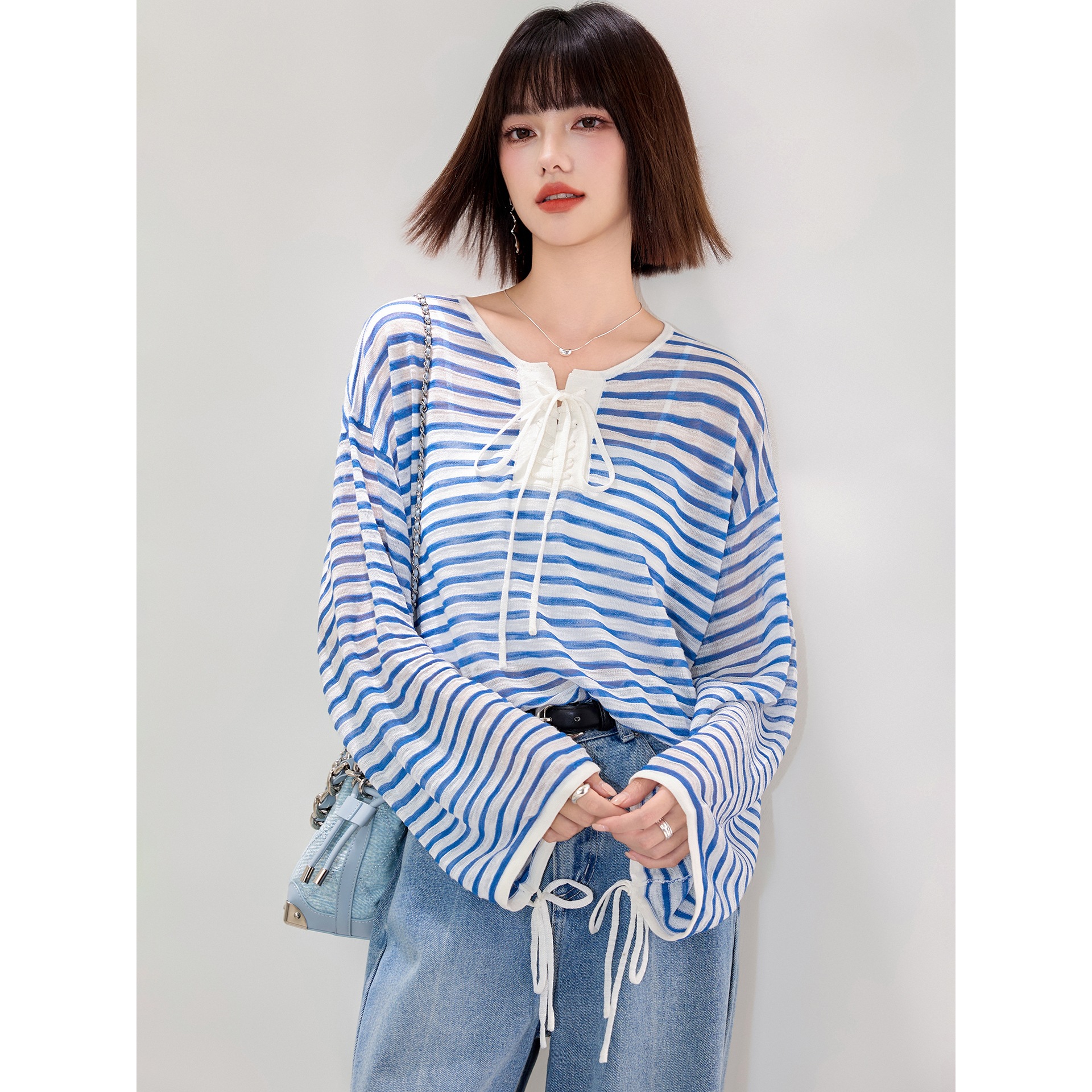 Blue striped loose knit sun protection cover-up, long-sleeved breathable thin T-shirt, women's Korean style versatile top.